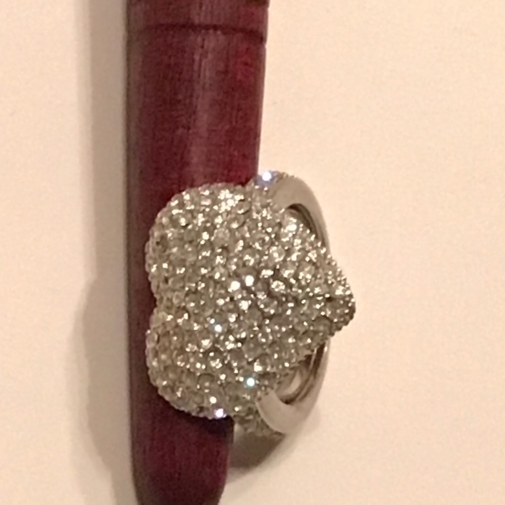 ## Dazzling Heart Rhinestone Ring - An Unforgettable Sparkle